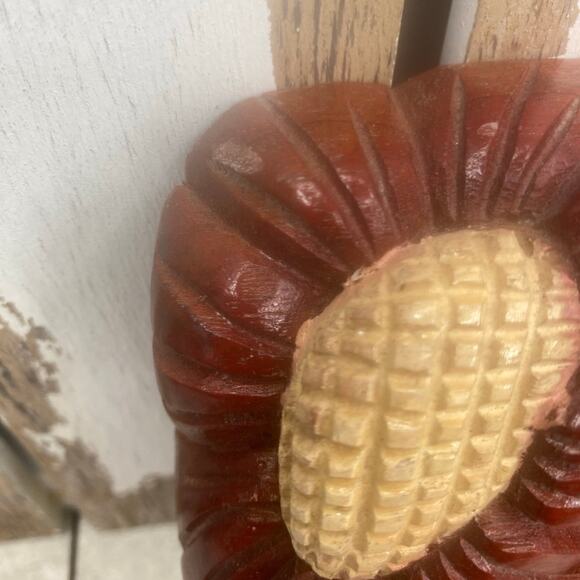 Vintage Retro MCM Carved Wood Wall Clock Floral Pattern Earth Tones battery - Picture 6 of 11